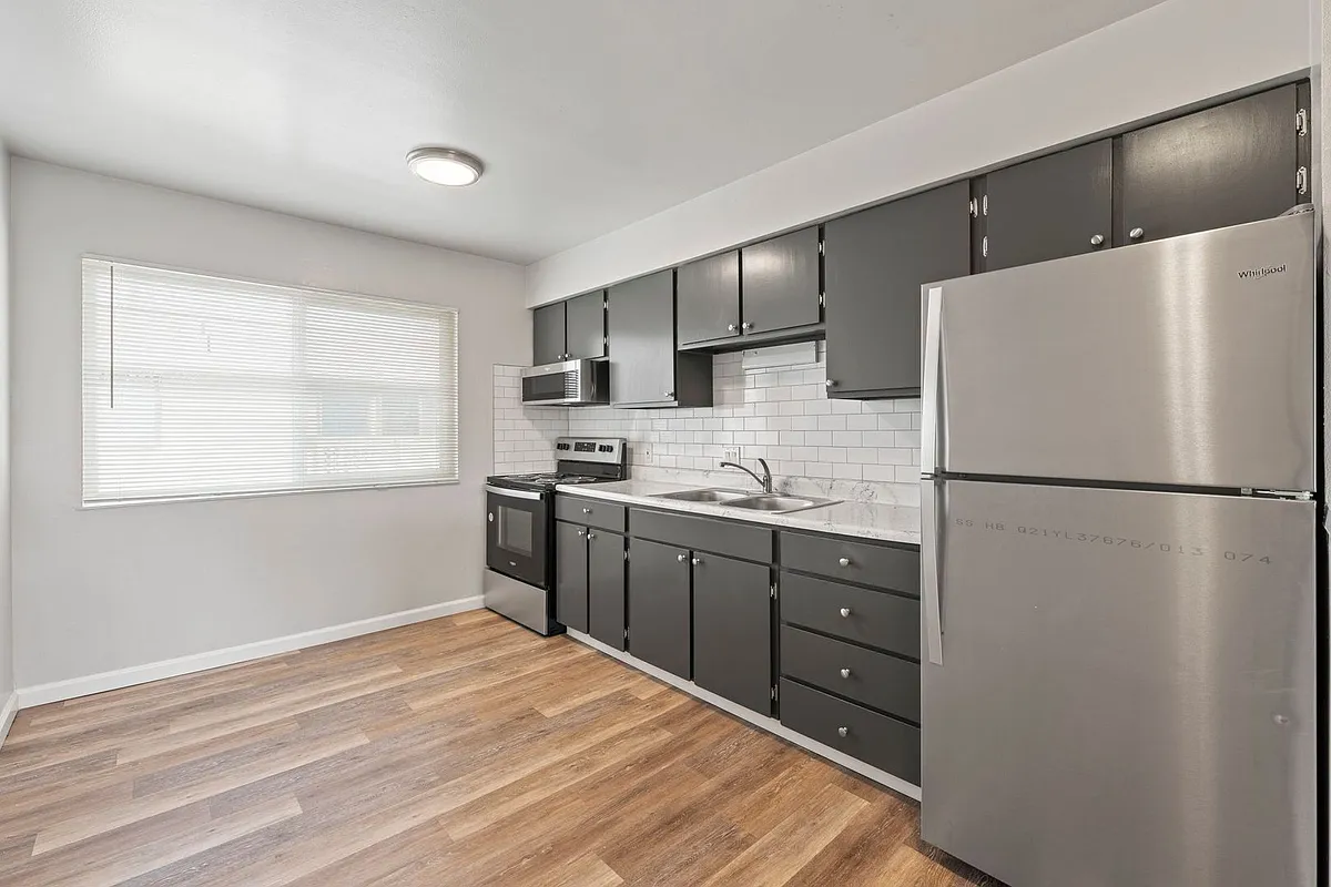 Building Photo - 405 Grand Canyon Blvd