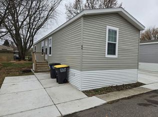 66 Knoll Ln #36, Mankato, MN 56001