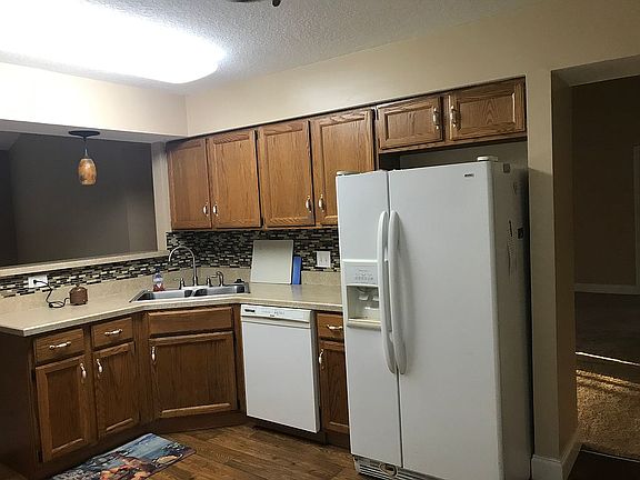 5th image of 7922 Longshadow Ct