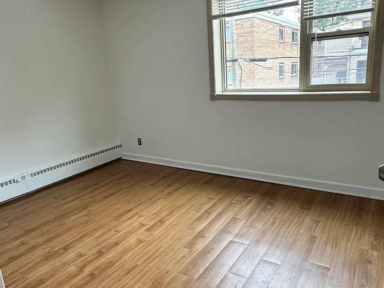 30 Carlton St #7 — Photo 7