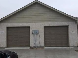 608 N 6th St, Gunter, TX 75058