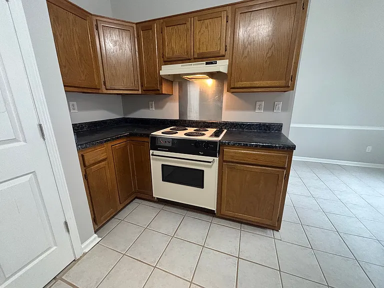 2573 Laurelcrest Dr — Photo 5