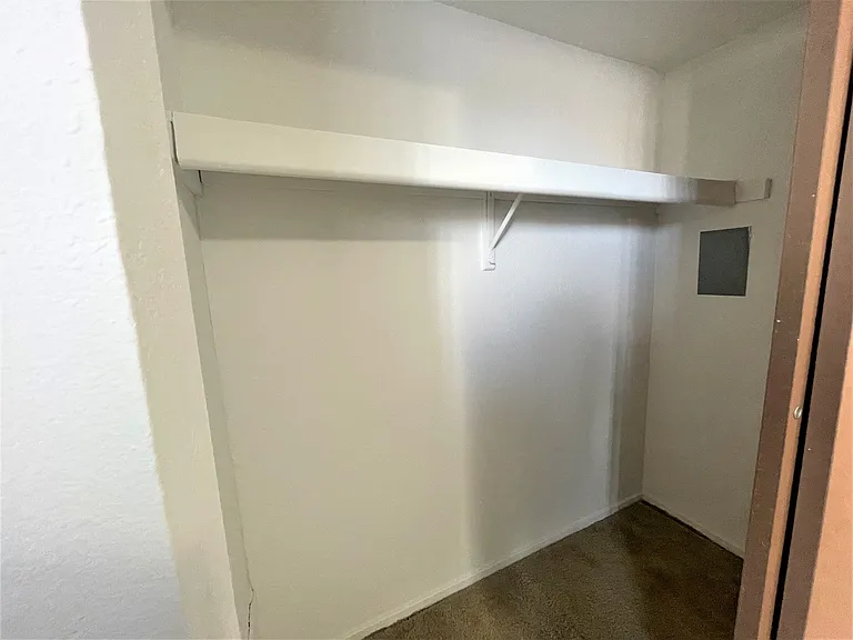 Thornridge Apartments — Photo 55