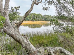 402 Islands Ave, Beaufort, SC 29902