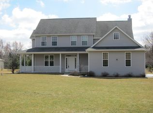 6215 Barnard Mill Rd, Ringwood, IL 60072