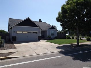 2483 Mountain River Dr, Lebanon, OR 97355