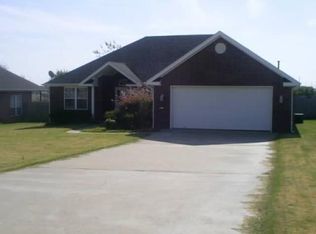 2905 SW 8th St, Bentonville, AR 72712