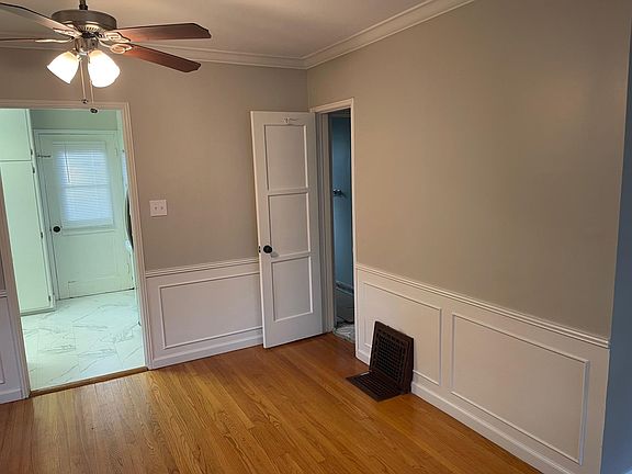 2nd image of 1431 Barrington Way