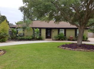 102 Lakeshore Dr, Seabrook, TX 77586