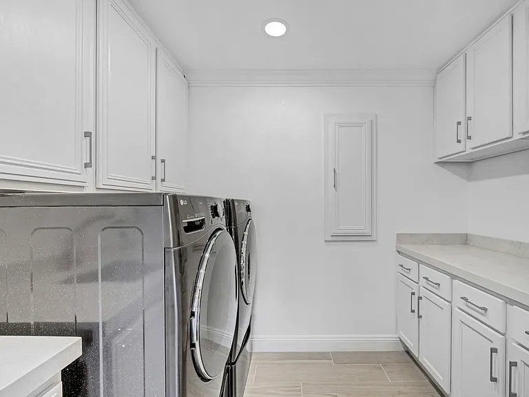 10705 Sprucedale Ave — Photo 20