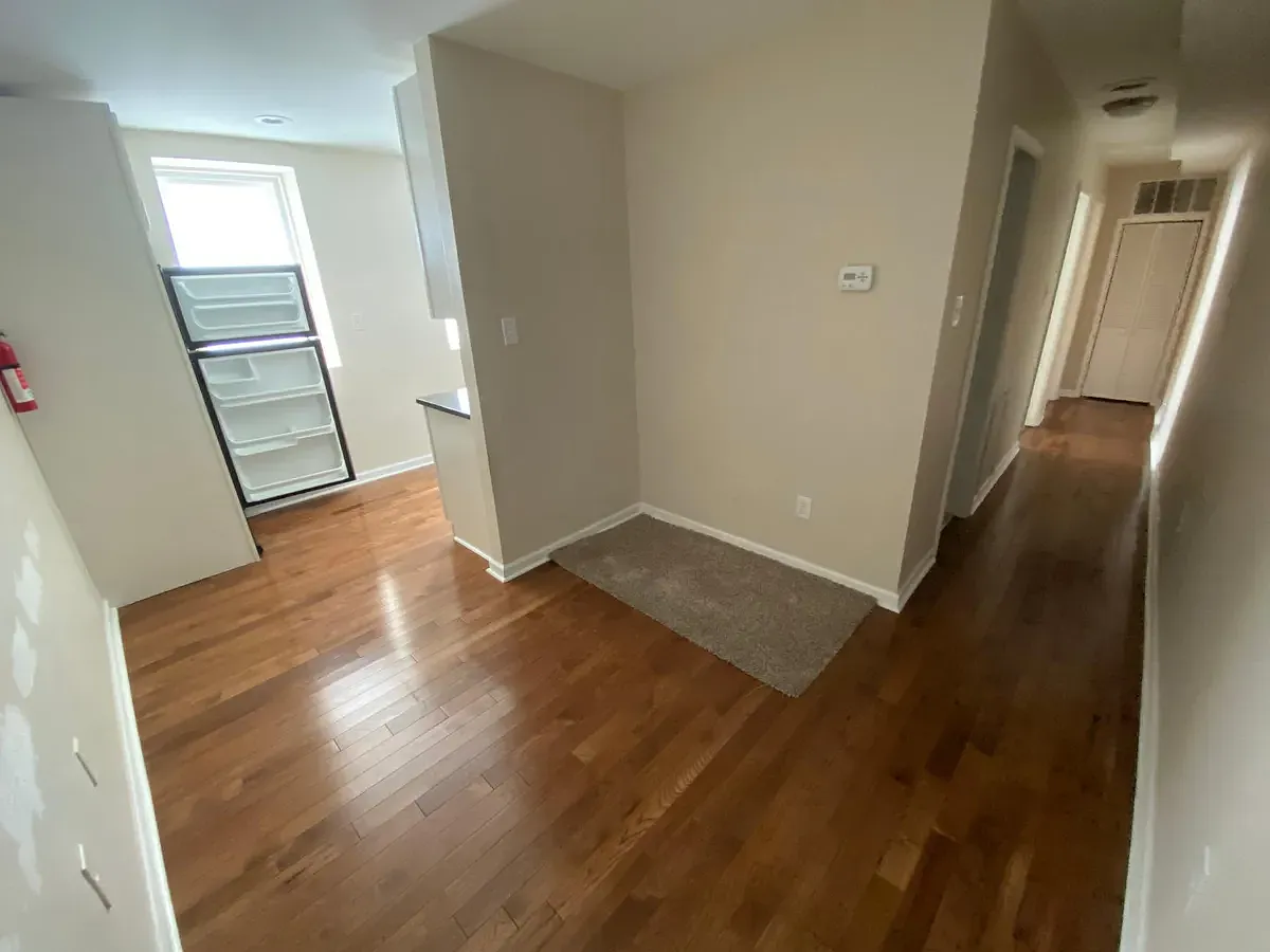 2 bed, 725 sqft, $1,200 — Photo 4