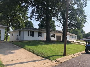 1107 W 8th St, Washington, MO 63090
