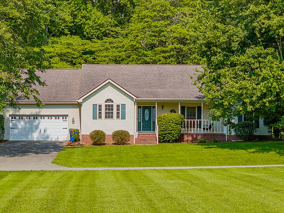 2nd image of 187 Daisy Ln