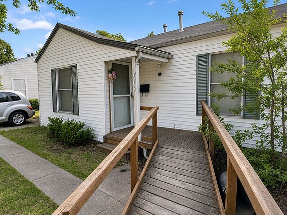 4th image of 3018 Oakwood St