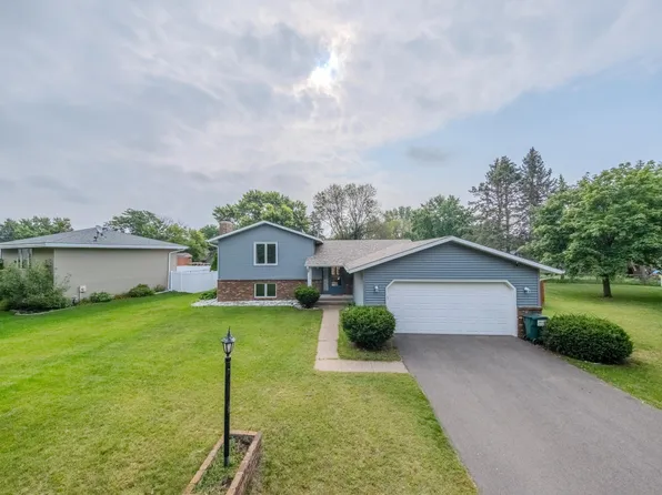 1390 105th Ave NW, Coon Rapids, MN 55433