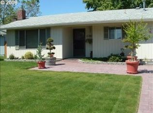 2326 La Canada Dr, Roseburg, OR