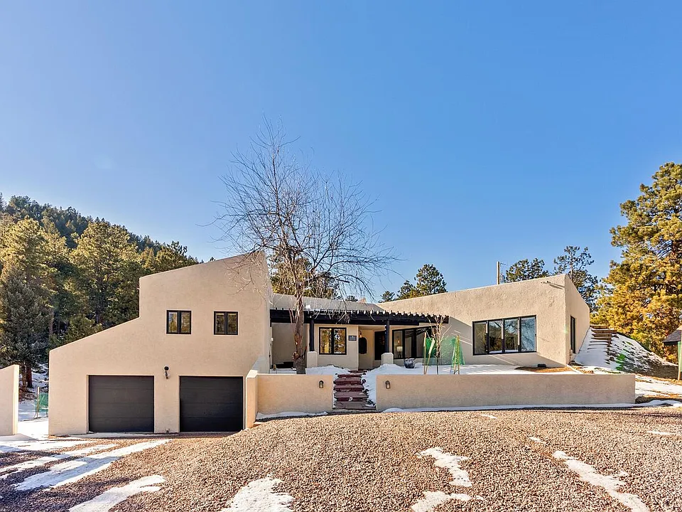 1053 Red Moon Rd