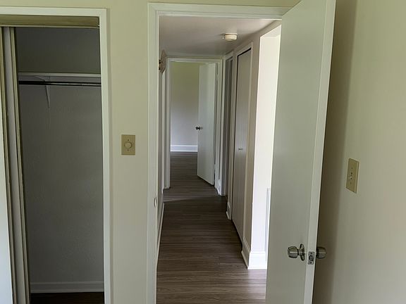 3rd image of 2122 Sharpshire Ln