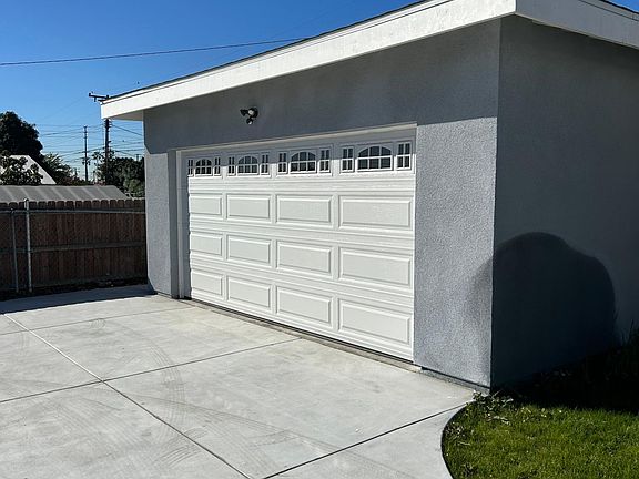 3rd image of 409 S Louise Ave