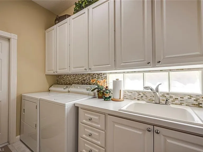 3917 Isla Ciudad Ct — Photo 16