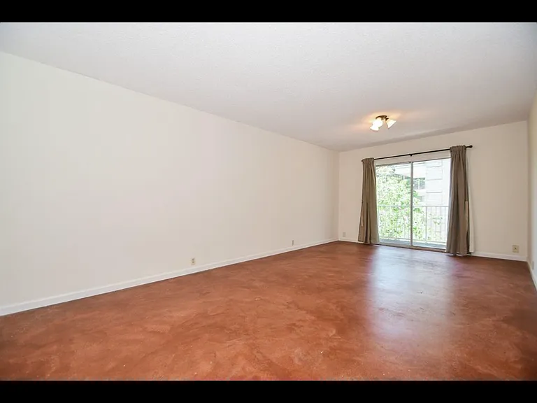 2601 Bellefontaine St — Photo 3