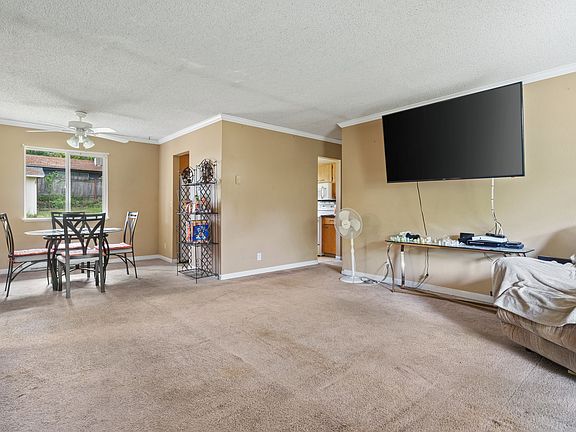 4th image of 3513 Gillette Ave