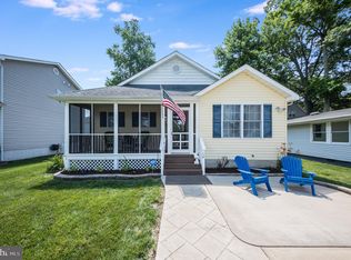 16 10th St, Colonial Beach, VA 22443