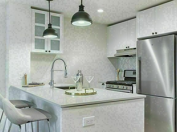 2nd image of 409 Eastern Pkwy #614