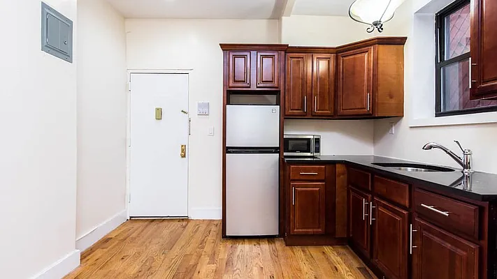 Rented by Nooklyn NYC LLC | media 39