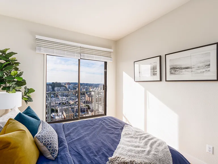Nob Hill Tower — Photo 14