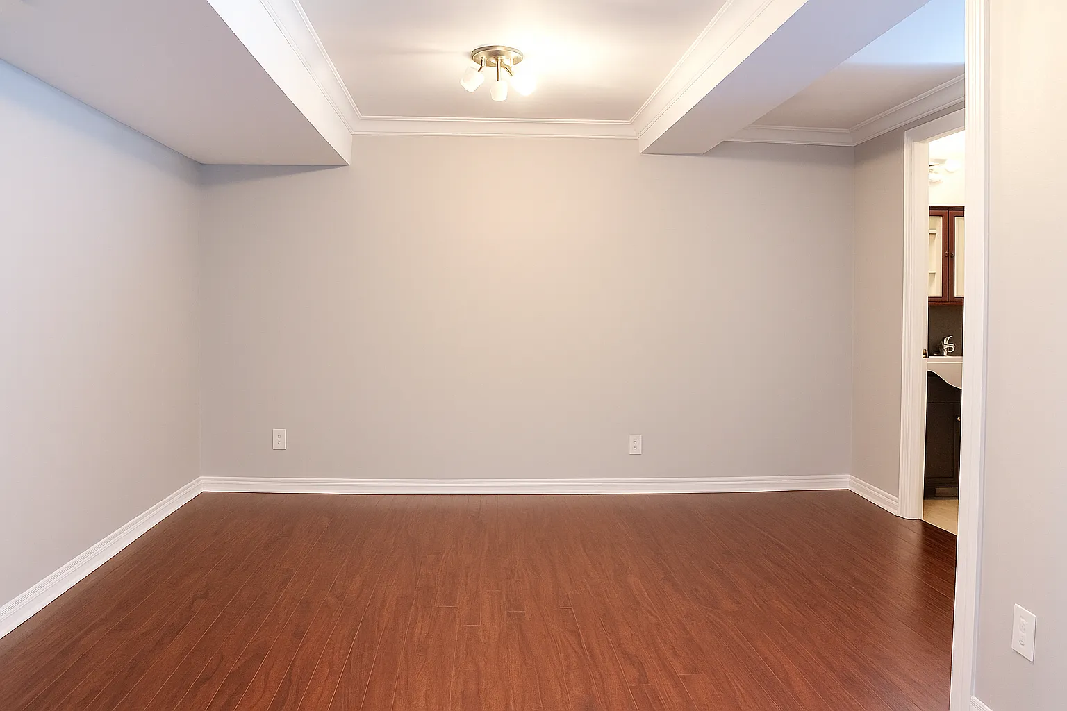 72 Tecumseh Dr — Photo 3