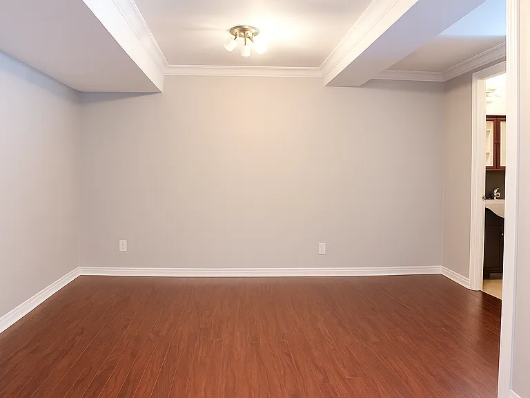 72 Tecumseh Dr — Photo 3