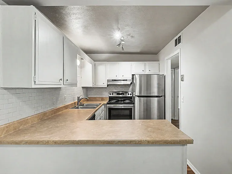 709 Ashlawn Pl — Photo 20