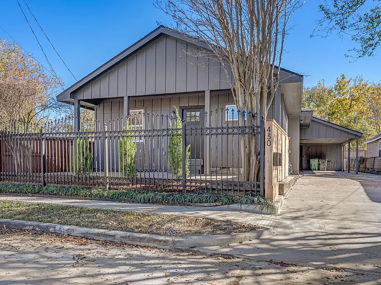 430 N Hutcheson St — Photo 1