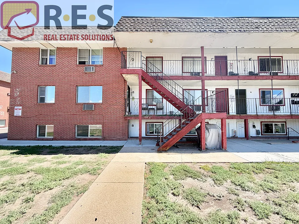1090 S Eliot St #101