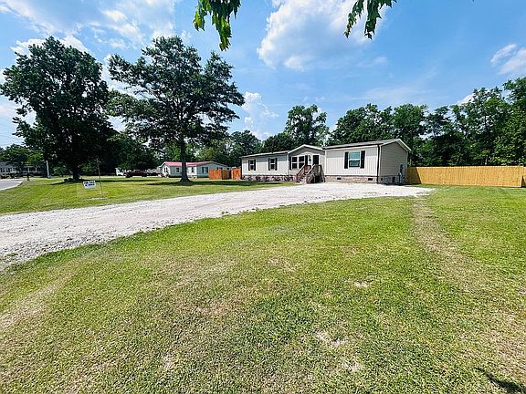 2nd image of 490 Meadow Ln