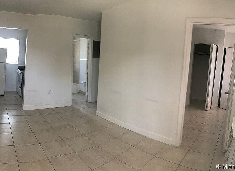 2nd image of 401 N Dixie Hwy APT 1-8