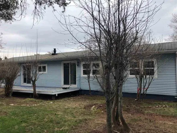 10 Manor Dr, Charlottetown, PE C1A 6R3