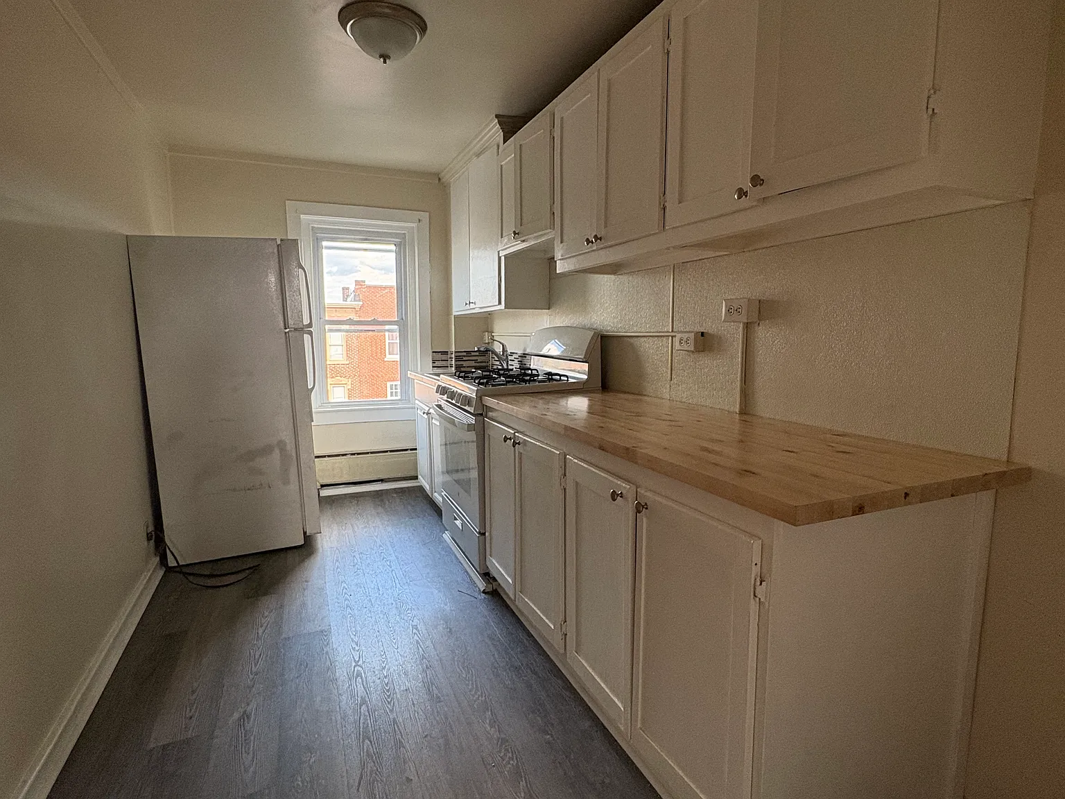 1 bed, $1,200 — Photo 2