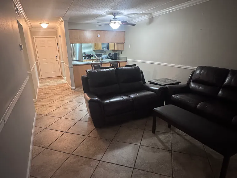 100 E Kentucky Ave #J3 — Photo 3
