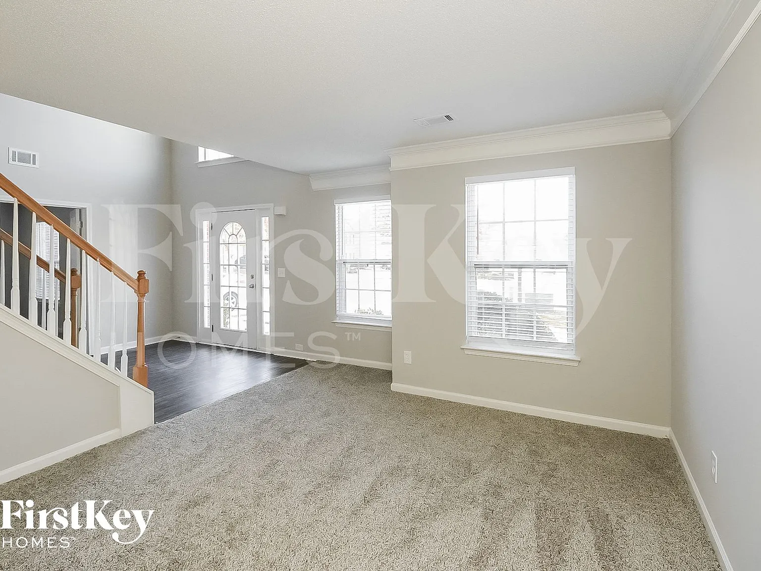 6 bed, 3.0 bath, 3638 sqft, $3,315 — Photo 2