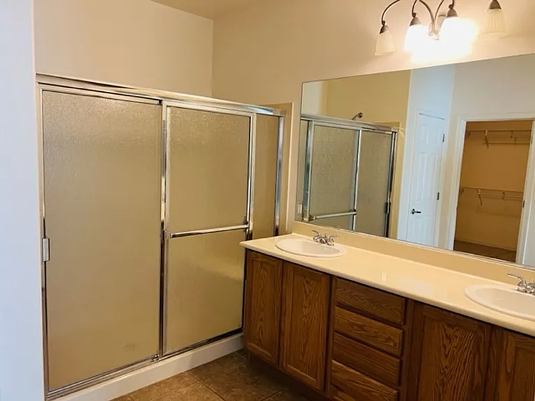 2103 Sawtooth Mountain Dr — Photo 11