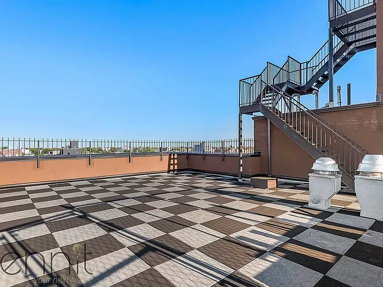 1084 Rogers Ave #3 — Photo 5