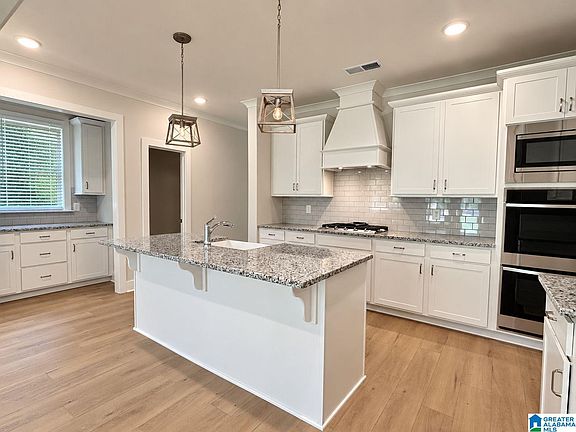 2nd image of 425 Victoria Way