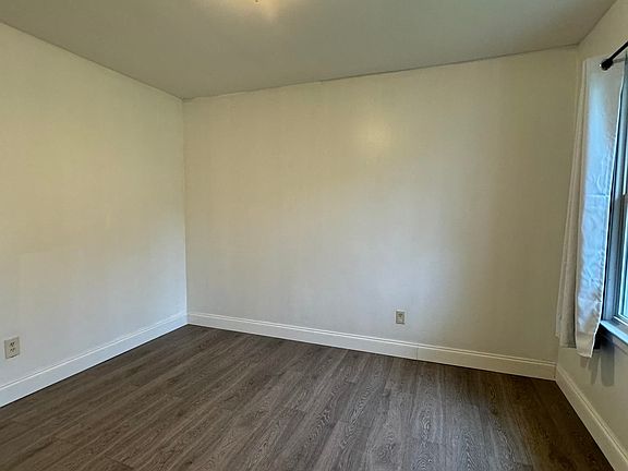 5th image of 3148 Woodrow Ave