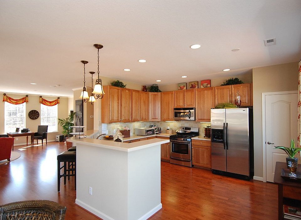 1st image of 4852 Almandine Ave
