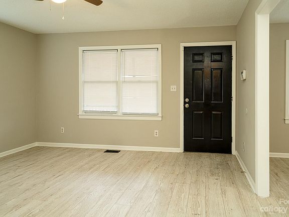 3rd image of 643 Harrison St