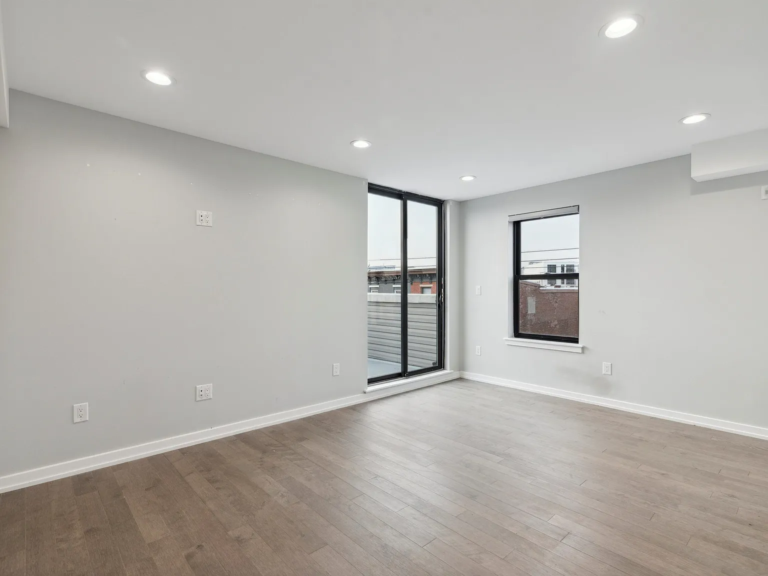 730 N 16th ST Unit 1 — Photo 2