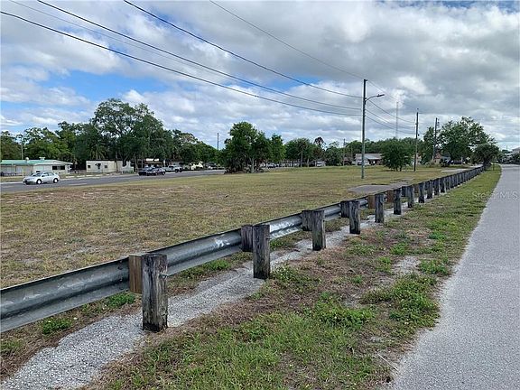 4th image of 1000 N Myrtle Ave