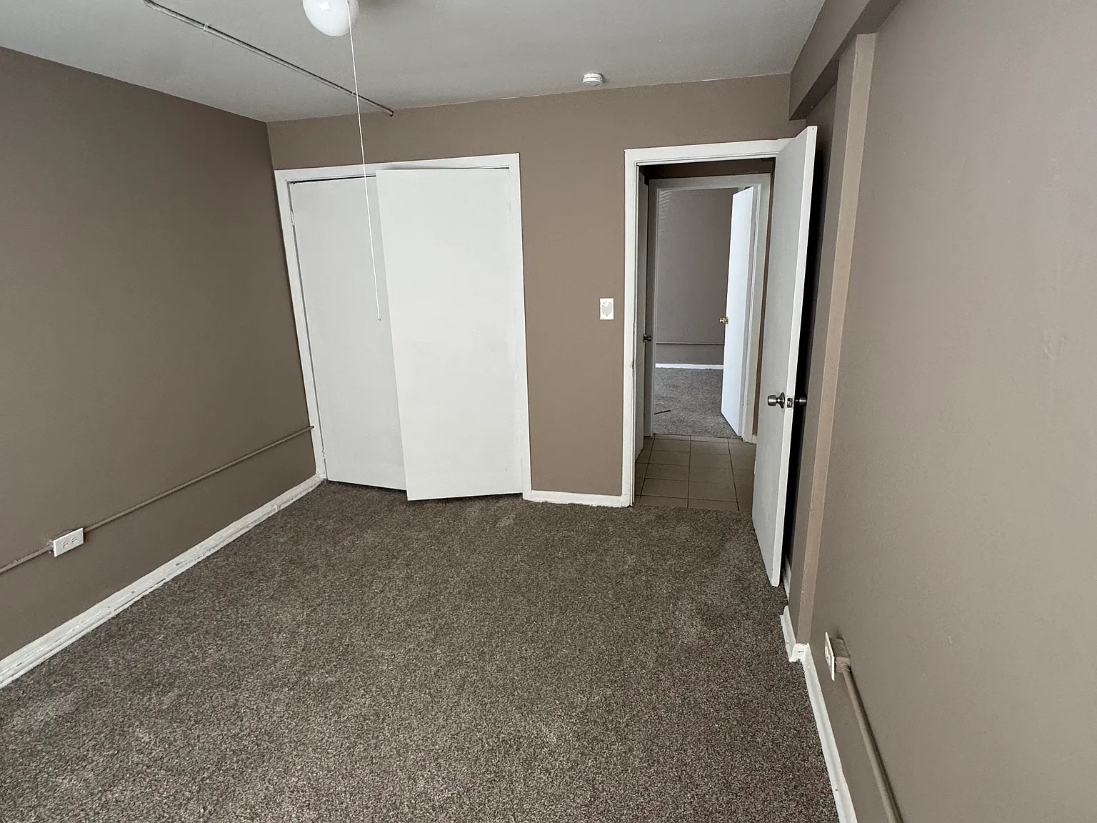 2 bed, 750 sqft, $1,400 — Photo 3